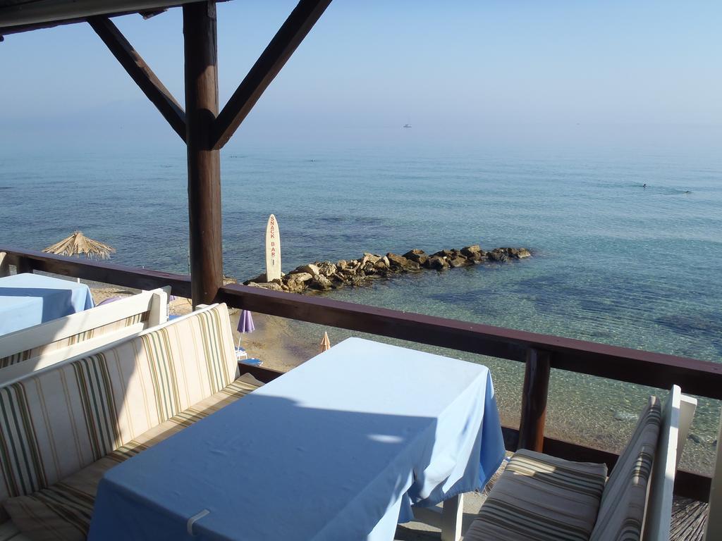 Loukas Apartments On The Waves Tragaki Rom bilde