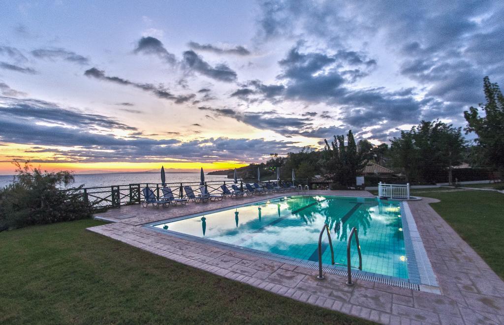 Loukas Apartments On The Waves Tragaki Rom bilde